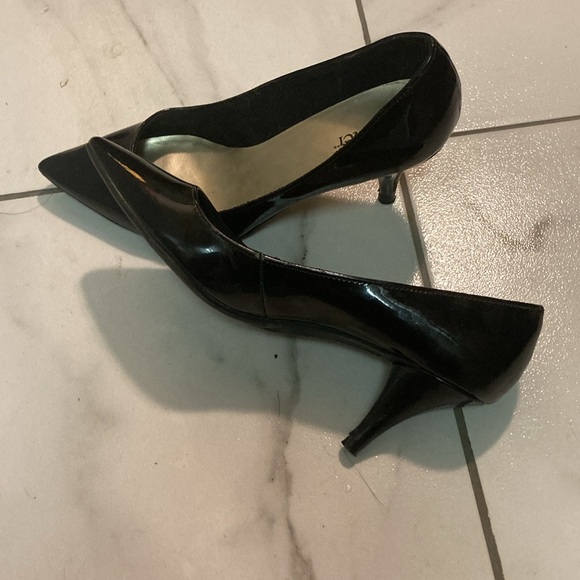Lightly Used Black Dexter High Heels. Size 5.5. - Picture 5 of 8